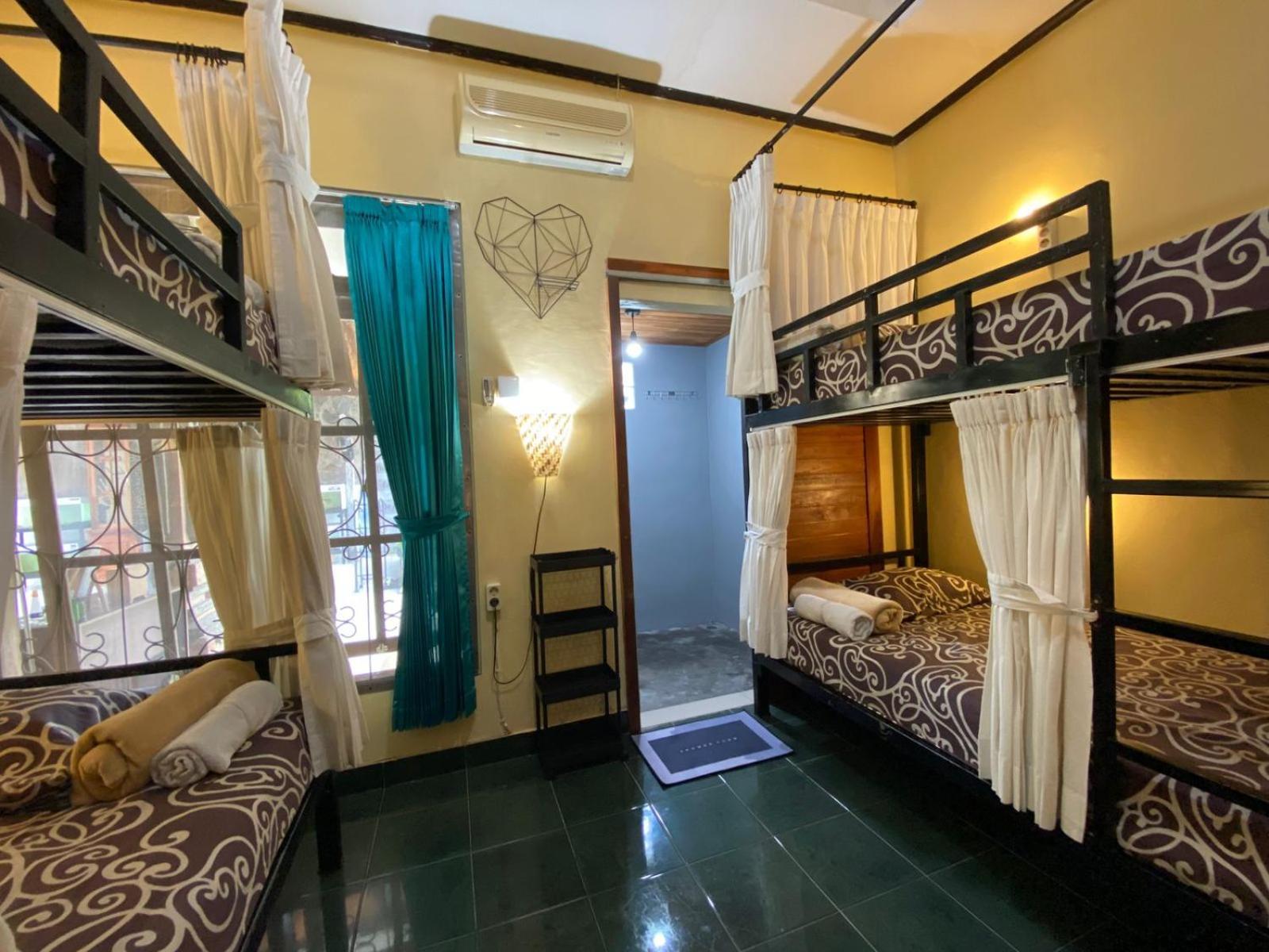 Coliving Bali Sweet Home Kost Lengkap Di Tabanan Kota Room photo
